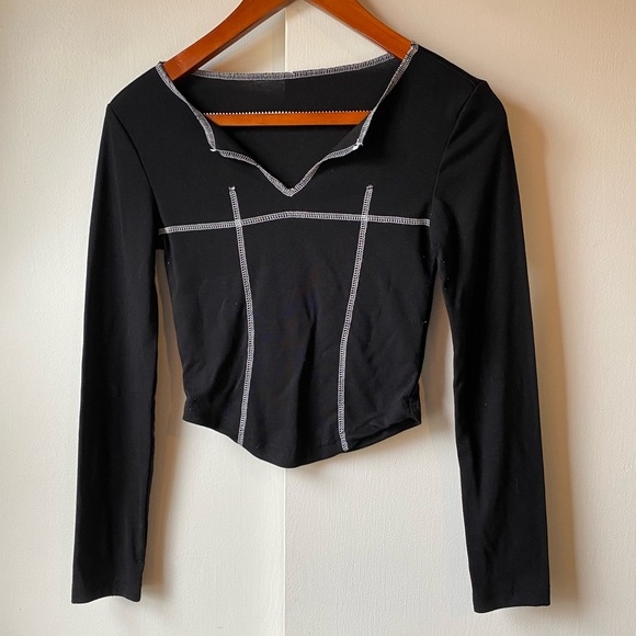dazy Tops - Dazy Black White Stitching Long Sleeve Contrast Top Tapered Small Womens Notched